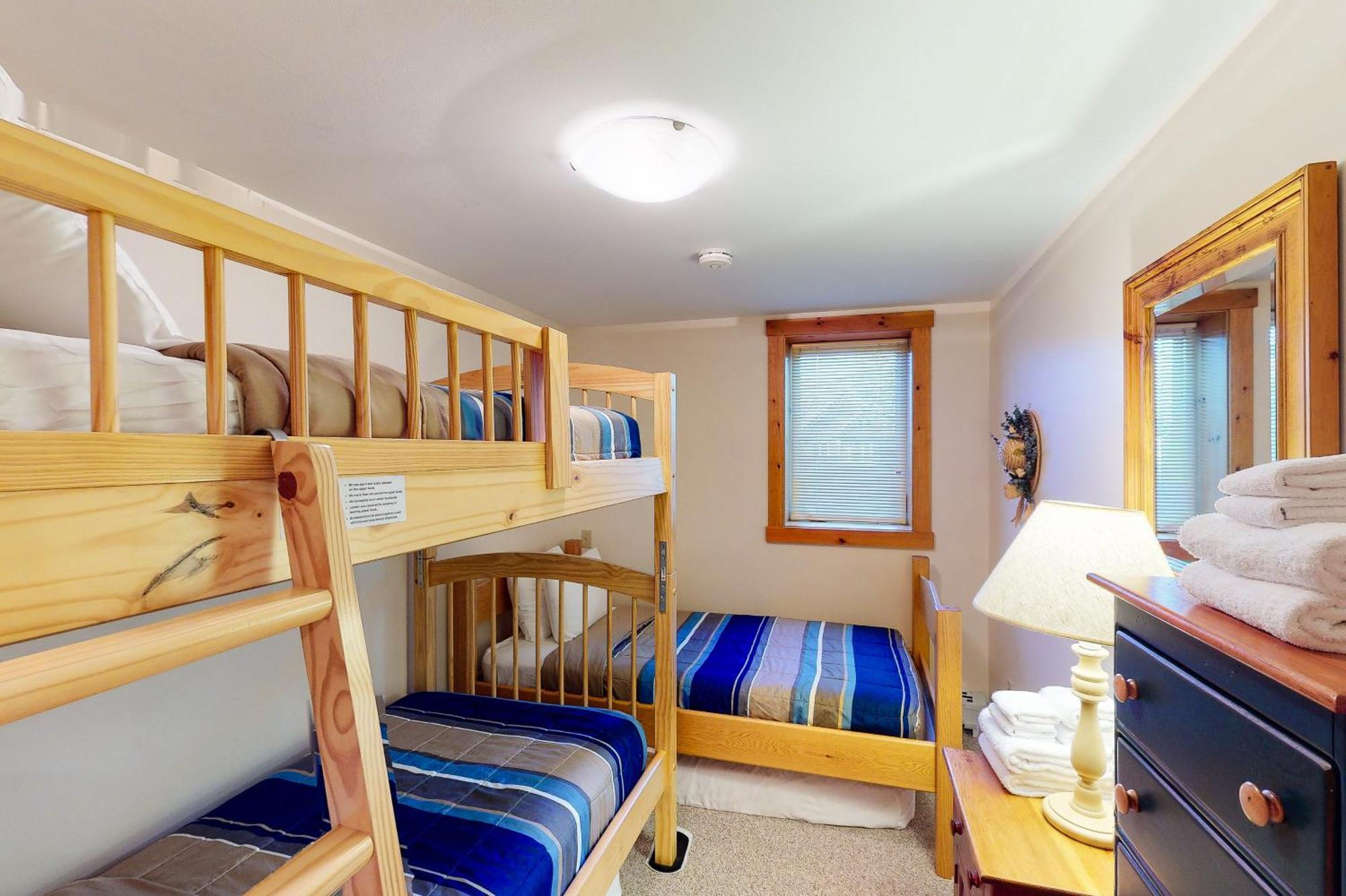 Summit Solitude & Latitude Adjustment Jay Rom bilde